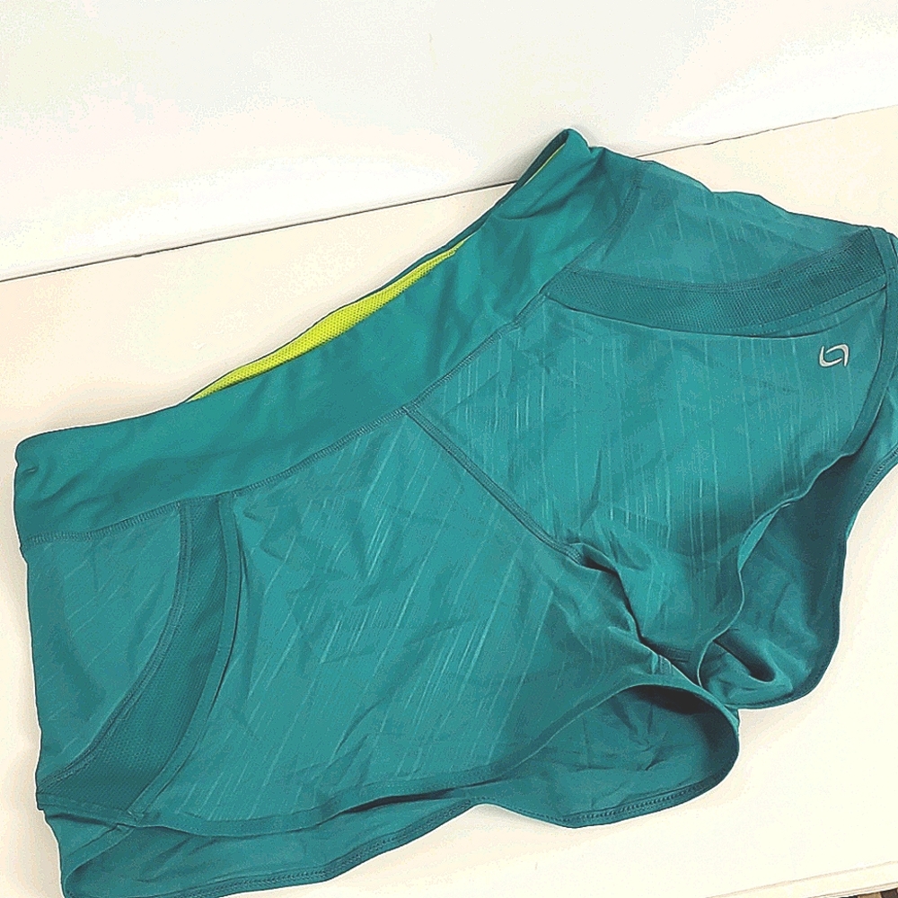 Moving Comfort XL Shorts